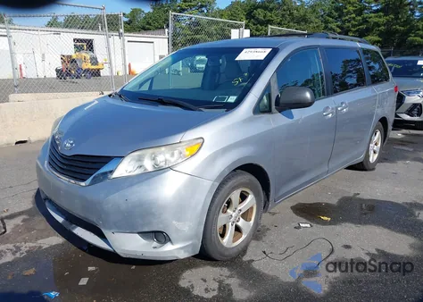 2011 Toyota Sienna Le V6 from USA, damaged, VIN 5TDKK3DC1BS090168